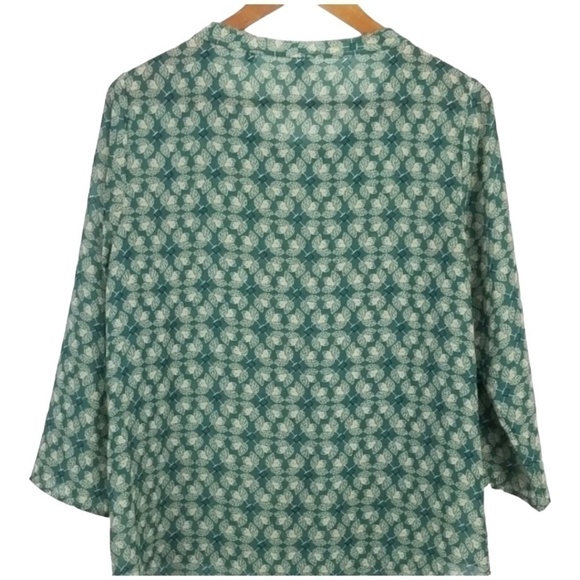 CAbi EUC Jade Green Print Top Spring Prick Blouse Medium #3069 Vacation Travel - Picture 4 of 9